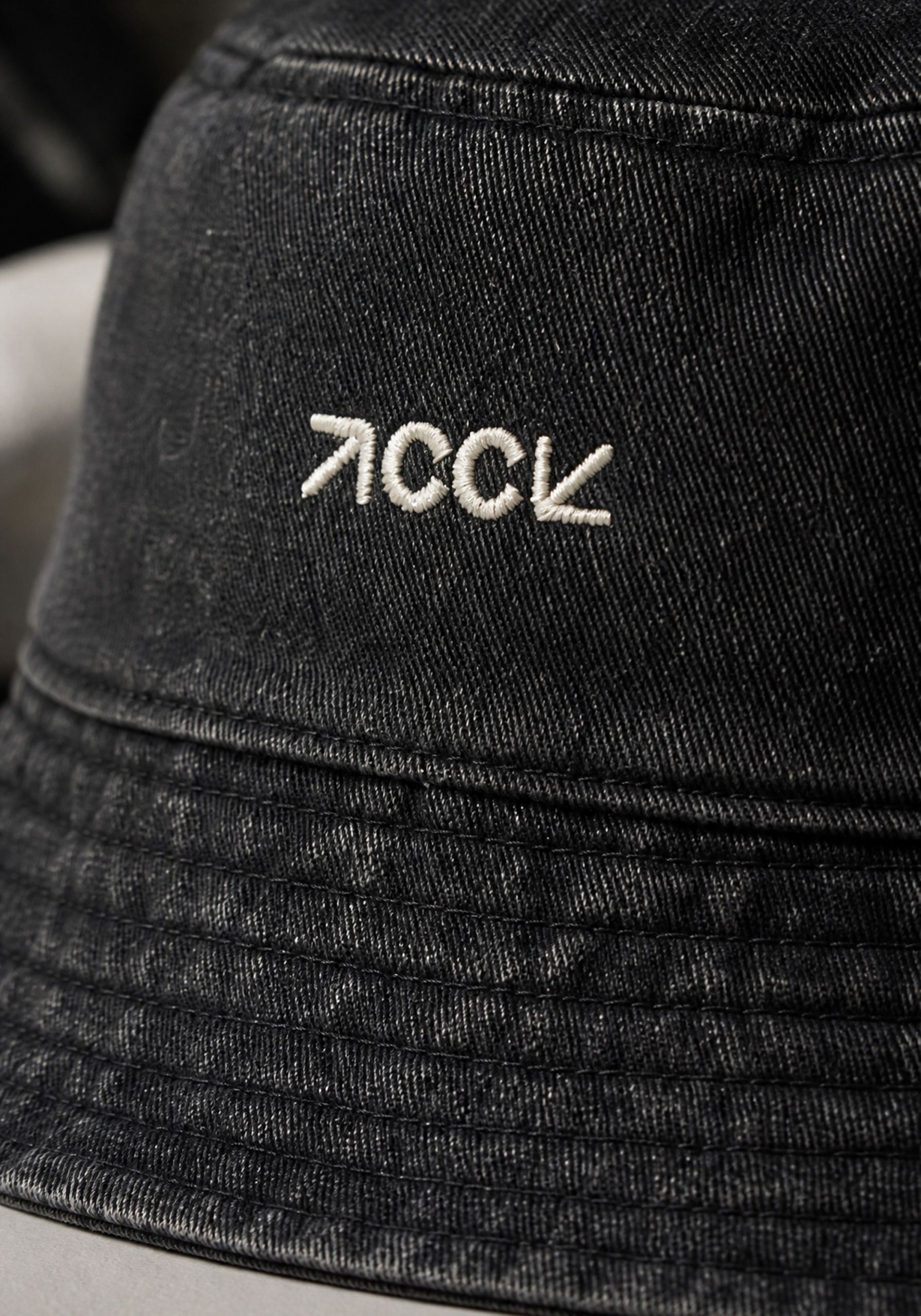 CC Arrow Bucket Hat Smoke